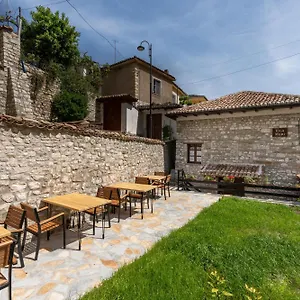 Meri , Berat Albanië